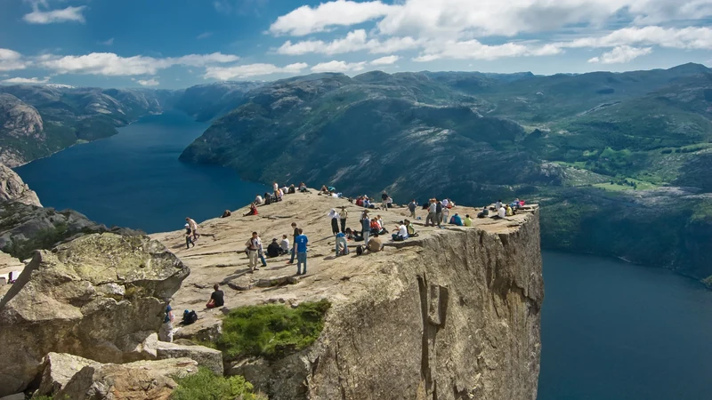 Preikestolhytta : cabane au Lysefjord