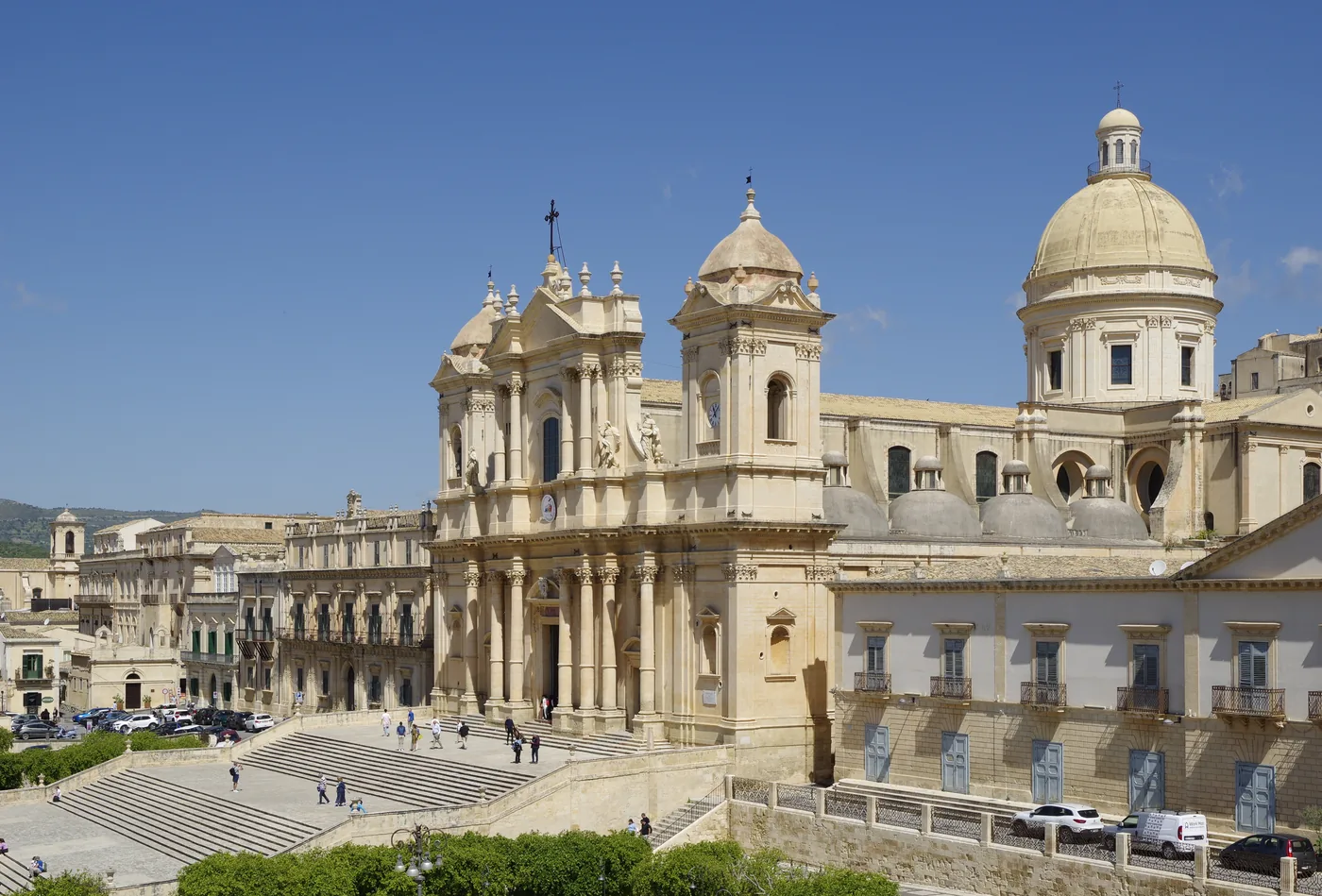 Cathédrale San Nicolò et son grand escalier dans le centre de Noto