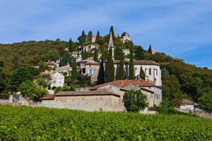 une-vue-panoramique-de-la-magnifique-ville-francaise-invitante-a-la-decouverte-quil-ne-faut-pas-manquer-de-visiter