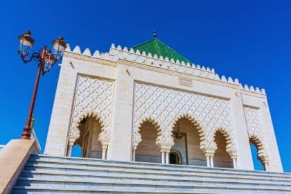une-vue-panoramique-de-la-capitale-du-maroc-rabat-mettant-en-valeur-sa-richesse-culturelle-et-historique-les-batiments-historiques-et-les-monuments-emblematiques-temoignent-de-lhistoire-riche