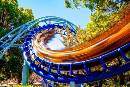 Découvrez Grinyland, un parc d'attractions féerique où les elfes et Griny vous emmènent dans un monde enchanté rempli de magie et de surprises. Plongez dans un univers fantastique où la nature et la créativité se rejoignent pour offrir une expérience inoubliable. Laissez-vous transporter par la beauté et la féérie de ce lieu magique où les rêves deviennent réalité.