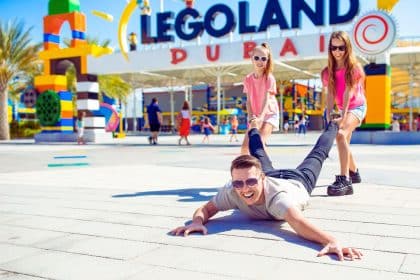 Découvrez le monde coloré et ludique de Legoland Allemagne, un parc d'attractions où les passionnés de LEGO de tous âges peuvent s'amuser et laisser libre cours à leur imagination. Des constructions impressionnantes, des manèges excitants et des activités interactives vous attendent pour une journée inoubliable en famille ou entre amis. Plongez dans l'univers fantastique des briques LEGO et vivez des aventures extraordinaires à Legoland Allemagne !