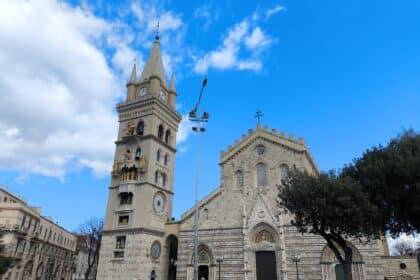 Cathédrale de Messine avec son campanile
