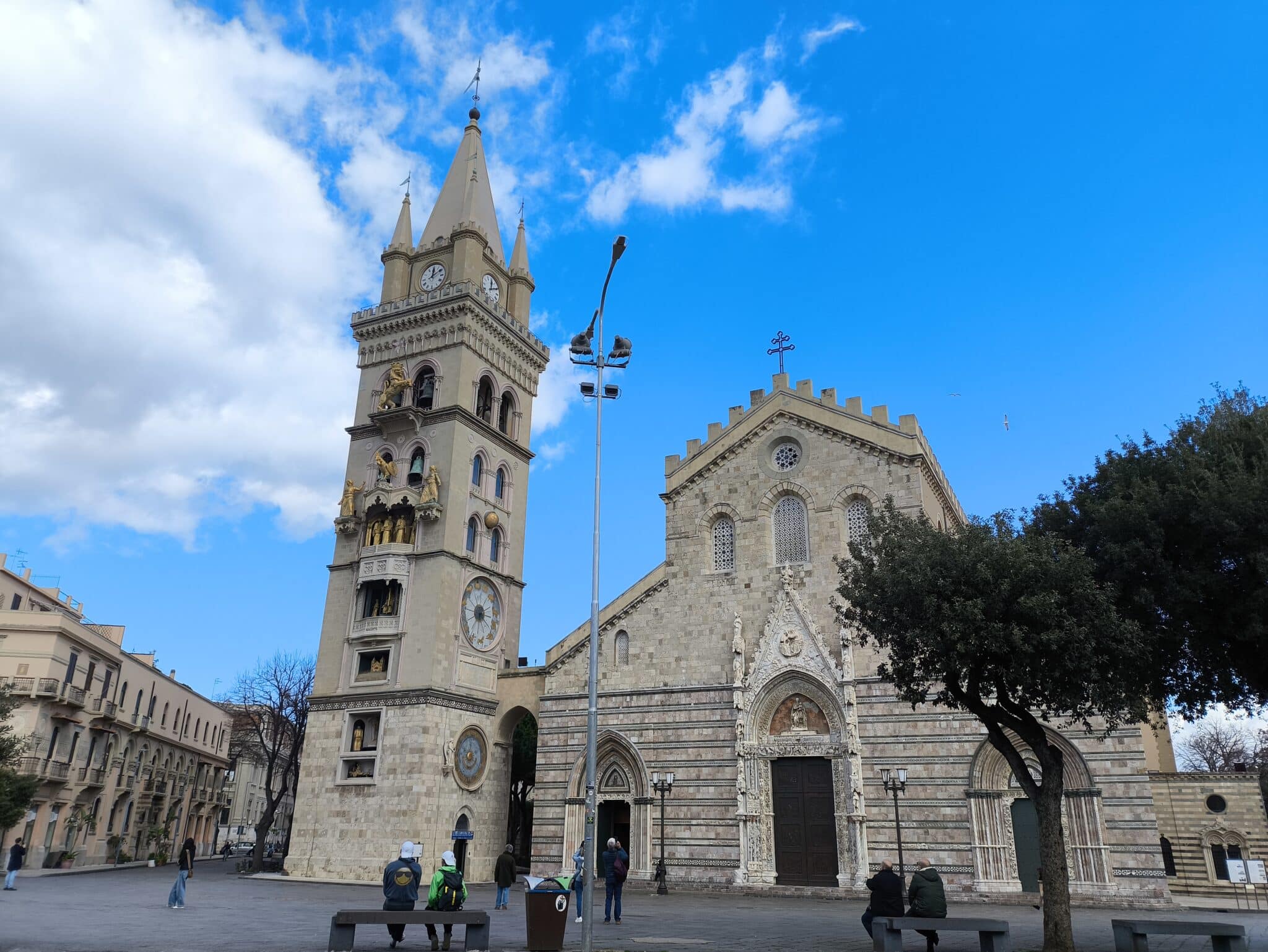 Cathédrale de Messine avec son campanile