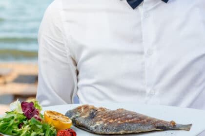 Quel restaurant de poissons choisir avec une terrasse vue mer à Carqueiranne ?